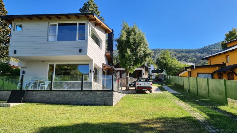 CASA PARA 4 PERSONAS EN MELIPAL CON VISTA AL LAGO1